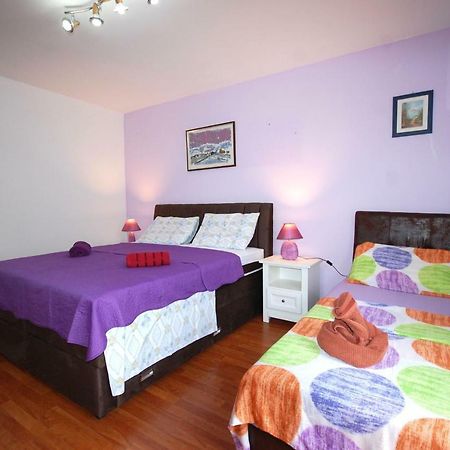 Apartment Mladan By El-Pi Tours Нивице Екстериор снимка
