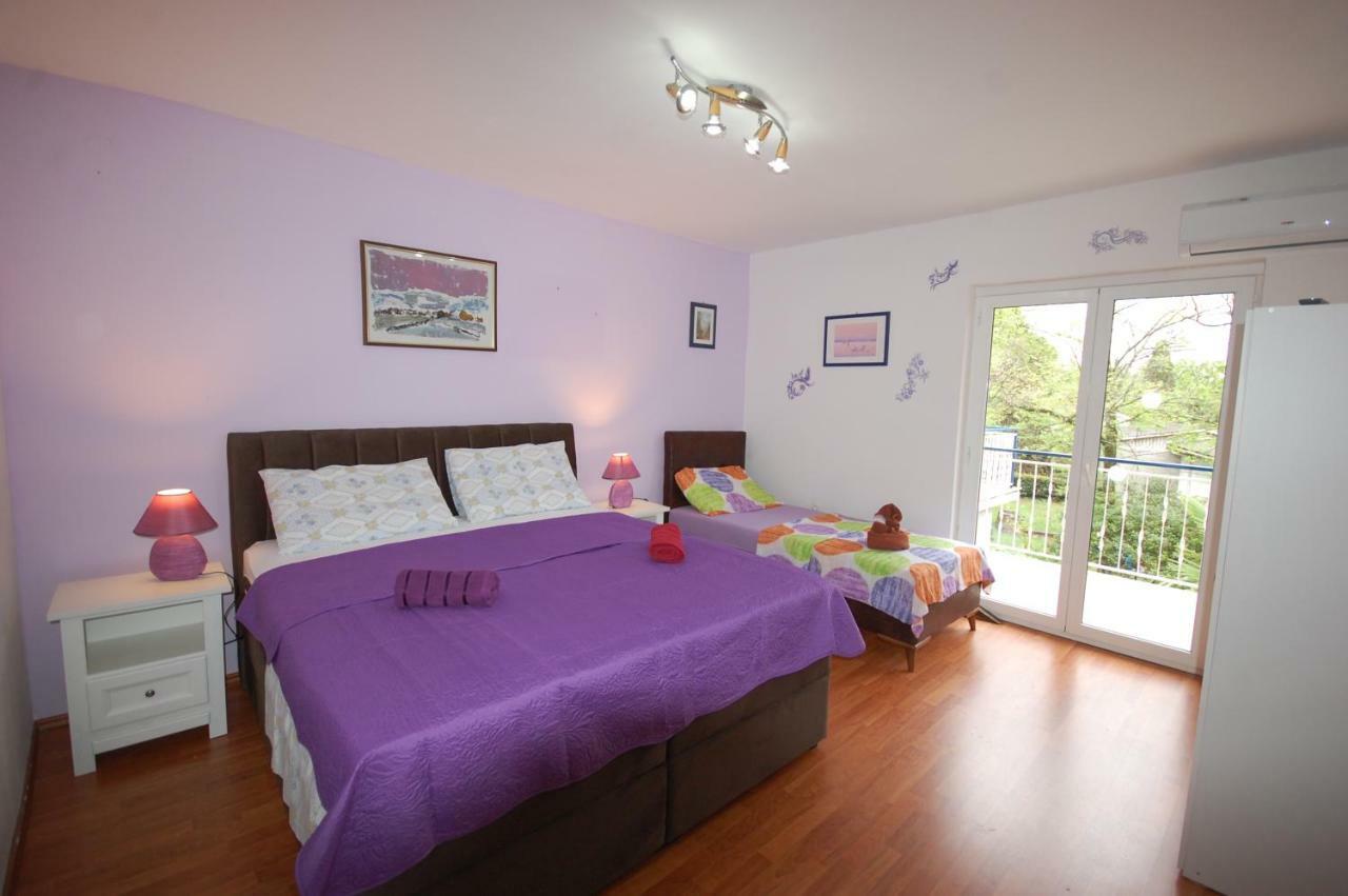 Apartment Mladan By El-Pi Tours Нивице Екстериор снимка