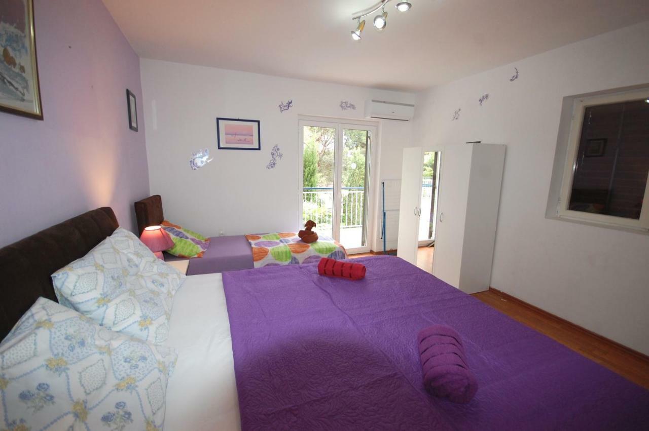 Apartment Mladan By El-Pi Tours Нивице Екстериор снимка